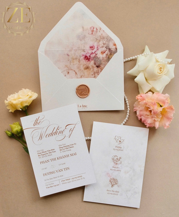 🌸Wedding invitation printed with PEACH blossoms and embossed letters🌸